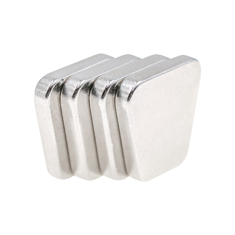 Magnete permanente trapezoidale