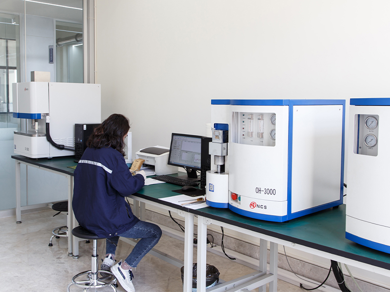 Analizzatore di idrogeno, ossigeno, carbonio e zolfo